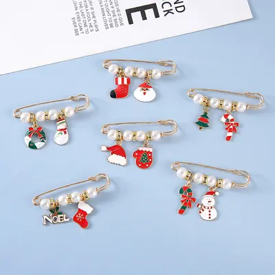 Christmas Pearl Brooch, Alloy, Snowman Sock Flower Design, Pin Back