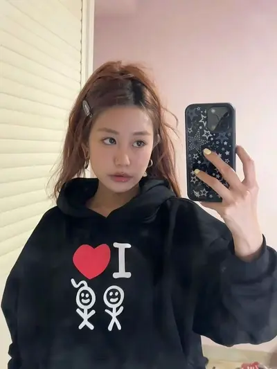 Amerikan tarzı kalp çöp adam baskılı kapüşonlu sweatshirt, siyah, bol kesim