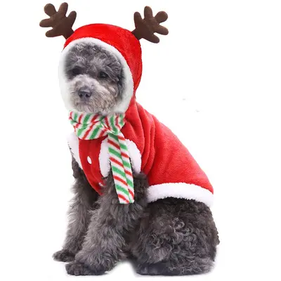 Weihnachtliche Winterkleidung für Hunde und Katzen mit Rentiermotiv