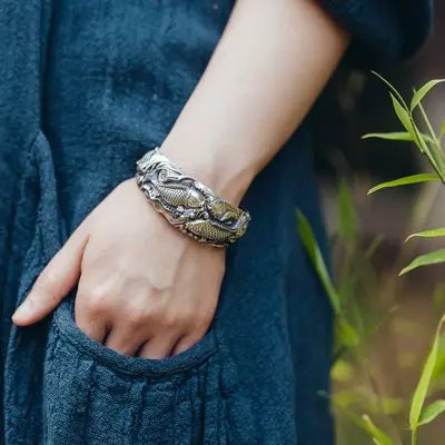 Double fish design silver bracelet, vintage style - 1