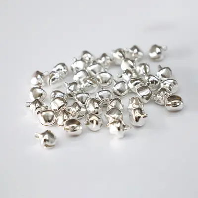 Flache Eisenglöckchen und Entenschnabel-Sesamglöckchen, galvanisiert, DIY-Material