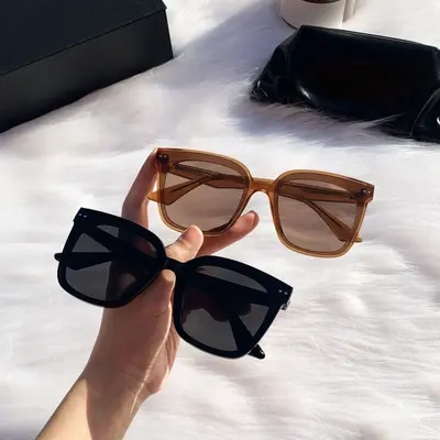 Oversized Square Sunglasses for Men and Women - 4