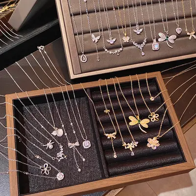 Leichte Luxus-Nischen-High-End-Titanzahl-Stahl-Halskette elegante Mikro-Pavé-Zirkon-Schlüsselbein-Kette modisch vielseitig temperamentvoll Internet-Celebrity-Nackenriemen