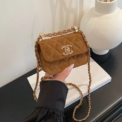 Mini-Damentasche mit Rautensteppung, Kette, Achseltasche, Modell 2025 - 7