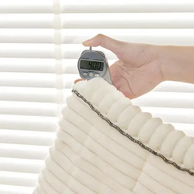 Cremefarbenes Cord-Fensterbank-Sitzkissen, verdickt, für den Winter