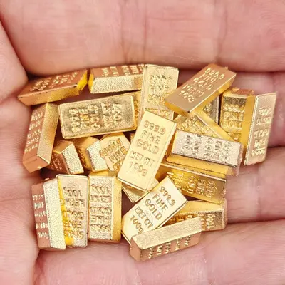 Kunststoff-Yuanbao-Goldbarren und Münzen, Bilderrahmen-Zubehör