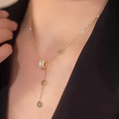 Strass-Anhänger-Halskette, LOVE Dreiring, vergoldet