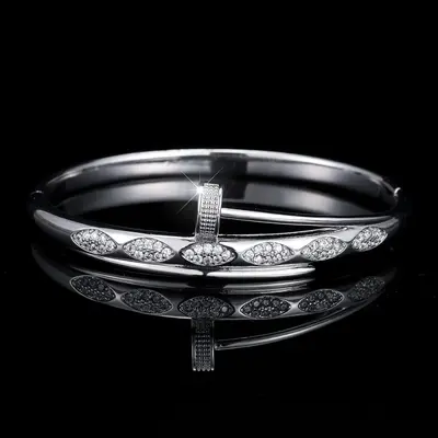Hochwertiges Mikro-Pavé-Zirkonia-18K-Goldplattierter Nagel-Armband für Damen, europäisch-amerikanischer Luxus-Nischendesign - 13