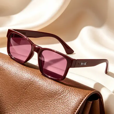 Eckige Herren-Sonnenbrille, schlichtes Design mit Pfeil-Detail am Bügel