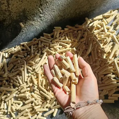 Pinus Sylvestris Biomass Fuel Pellets, 1 kg, for Heating and Camping