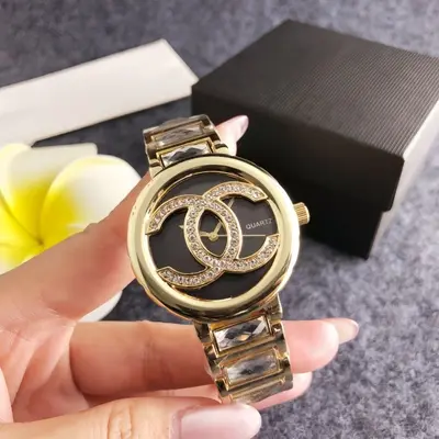 Taşlı kadın kol saati, yuvarlak işlemeli kadran, kuvars, pembe