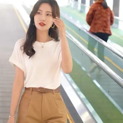 Women's TikTok Batwing Sleeve T-Shirt, Crew Neck, Summer Solid Color, Simple Dropped Shoulder Sleeve, Casual Versatile Loose Short Sleeve T-Shirt for Women.