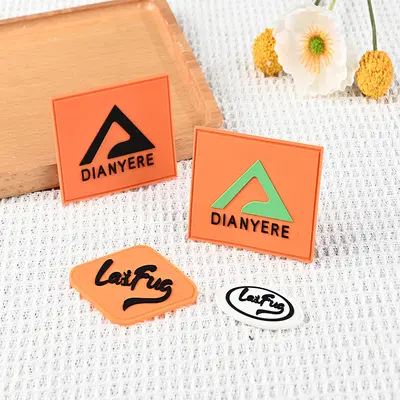 PVC drop-shaped molded labels, washable labels, PVC brand rubber labels, rubber silicone LOGOs for luggage and shoes, creative wholesale customization.