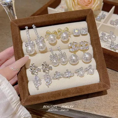 S925 silver needle personalized full zircon super shiny earrings, lightweight luxury premium style, popular earrings, elegant and perfect fashion ear accessories for women.