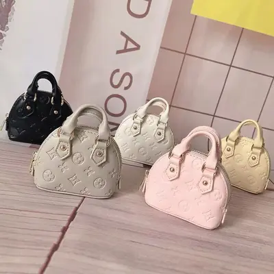 New Women's Mini Tote Bag Embossed Shell Bag Elegant Coin Purse Chanel Style Earphone Bag Compact Handbag