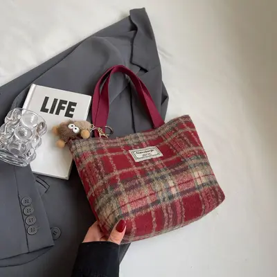 Large Capacity Plaid Woollen Shoulder Tote Bag for Autumn and Winter - 11