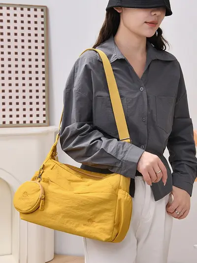 Large-Capacity Lightweight Nylon Crossbody Bag, 2026 Model