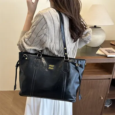 Women's Large Retro Tote Bag, Minimalist Design - 3