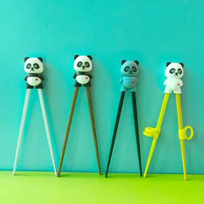 Panda-Cartoon Kinder-Trainingsessstäbchen für Anfänger