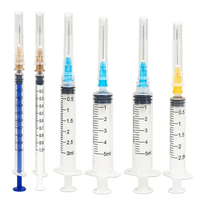 1 ml tek kullanımlık steril plastik veteriner enjektörü, iğneli, ölçekli
