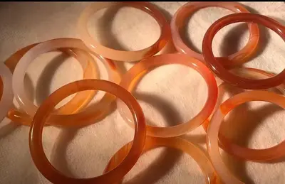Ahududu renkli cam yeşim bilezik, 8mm çubuk - 12