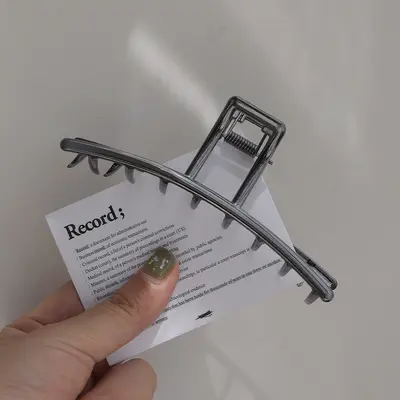 High-quality alloy hair clip for the back of the head, 2022 new simple spray painted large shark hair clip hair accessory. - 11
