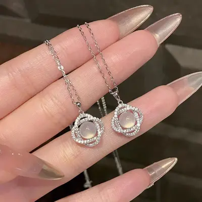 S925 sterling silver white chalcedony flower necklace