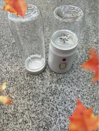 跨境榨汁机便携式小型水果搅拌机高效家用多功能果汁机电动榨汁杯
