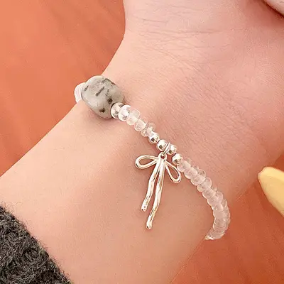 S925 Gümüş Beyaz Kristal Koleksiyonu Bilezik Kadınlar için Kore Tarzı Niş Moda Banliyö Katmanlı Takı Toptan Sıcak Öğe