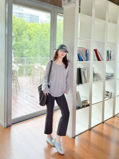 Ultra High-Waist Mid-Length Slightly Flared Yoga Pants