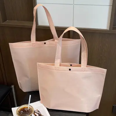 Einkaufs- und Geschenktaschen aus Vlies mit Henkel - 9