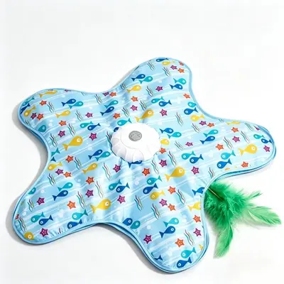 Cat Toy: Interactive Five-Pointed Star Turntable Cat Teaser Wand with Hide-and-Seek Blanke