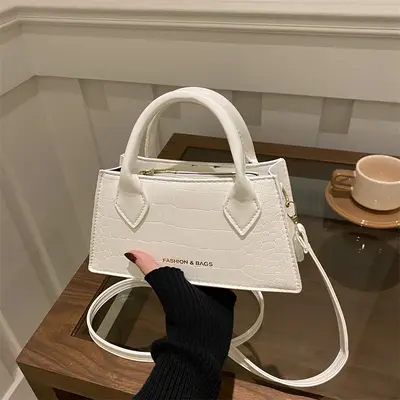 Damen-Umhängetasche mit Schrägriemen, kleine Quadrattasche, Pendler-Handtasche
