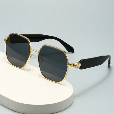 Women's Metal Frame Sunglasses with UV Protection, Celebrity Style - 4