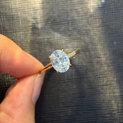 S925 Sterlingsilber Ring mit 2-8 Karat ovalem Moissanit