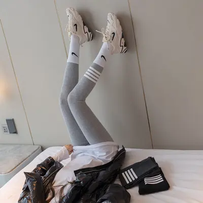 Graue Damen-Leggings mit vier Streifen, lange Sporthose - 3