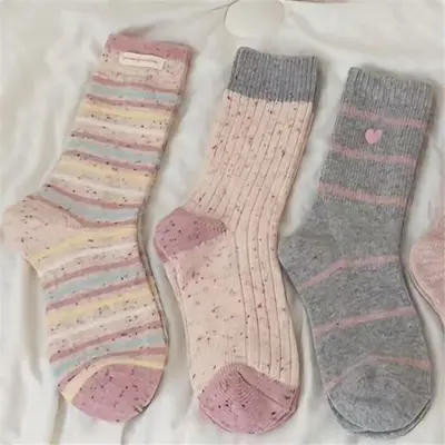 Women's Striped Heart-Pattern Mid-Calf Cashmere Socks, Grey-Pink