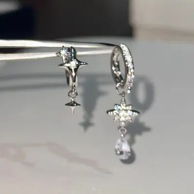 Star Zirconia Earrings with Sparkling Water Drop Design