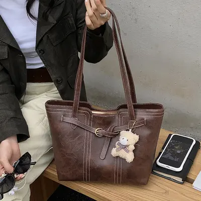 Retro Damen-Großtasche im Wachsleder-Look, Tote Bag mit Schulter- und Achselriemen
