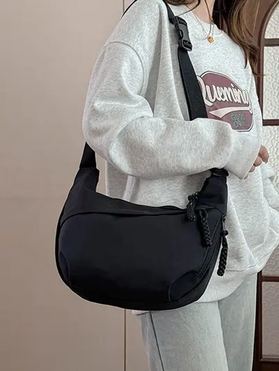 Yeni Sezon Minimalist Günlük Hafif Çapraz Askılı Çanta Kadın Büyük Hacimli Öğrenci Ders Dumpling Çanta Stokta Toptan Satış