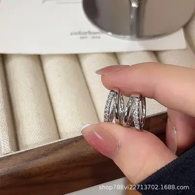 Gümüş kulak klipsi rhinestone, çift katman halka, pirinç