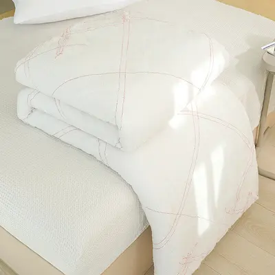 Baumwollquilt, Supermarkt-Großhandelsverkäufe, verdickte Bettwäsche, Schlafsaal-Herbst- und Winterquilts, Quilt-Oberstoffe, doppelte Bettauflagen, Herstellergroßhandelsverkäufe.