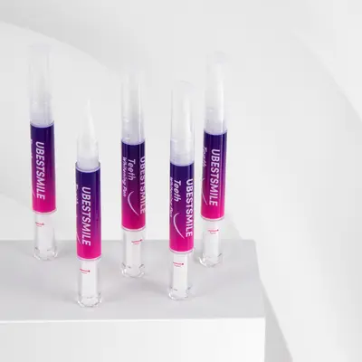 Tooth whitening pen with cleaning and bleaching gel