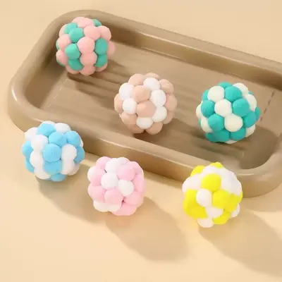 Bunte Macaron-Plüschball mit Glöckchen für Katzen - 7