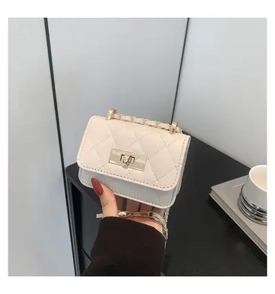 Damenhandtasche mit Kettenverschluss, kleine Umhängetasche, silberfarbene Tasche, Rauten-Steppung, beliebte Damenhandtasche, Mini-Schultertasche mit quadratischem Schnitt - 8