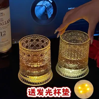 Leuchtendes Whisky-Drehglas aus Glas