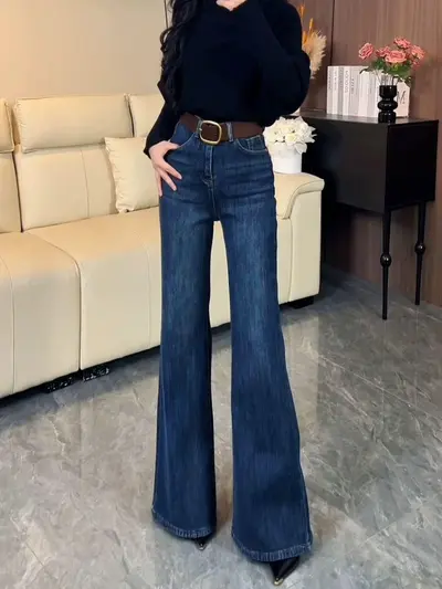 Gefütterte Damenjeans, schmale gerade Passform mit Mikro-Schlag, Winter 2025