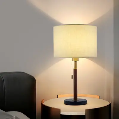 Retro-Hotel-Tischlampe mit Stoffschirm und Schalter