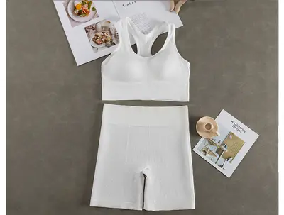 Damen-Sport-Yoga-Set mit Brustpolster und Hüftunterstützung - 7