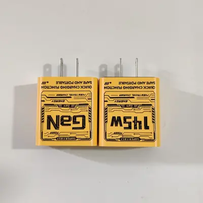Yeni ürün PD145W akıllı şarj başlığı çift Tip-C + tek USB adaptör çok fonksiyonlu cep telefonu hızlı şarj cihazı